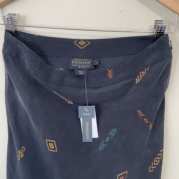 NWT Pendleton 100% Silk Midi Skirt Size 2 Washable Flare Blue Aztec Side Zip - Picture 3 of 11
